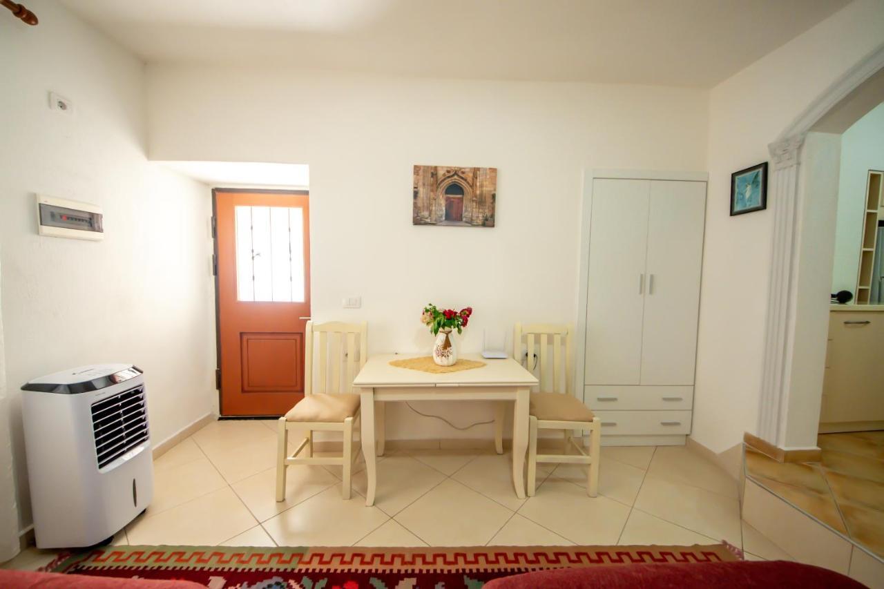 Guest House Garden Gjirokaster Ngoại thất bức ảnh