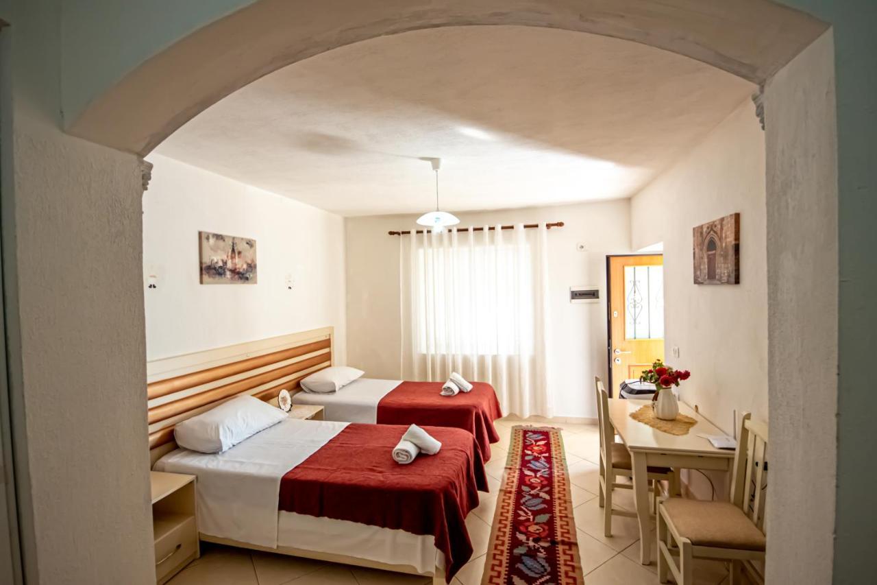 Guest House Garden Gjirokaster Ngoại thất bức ảnh
