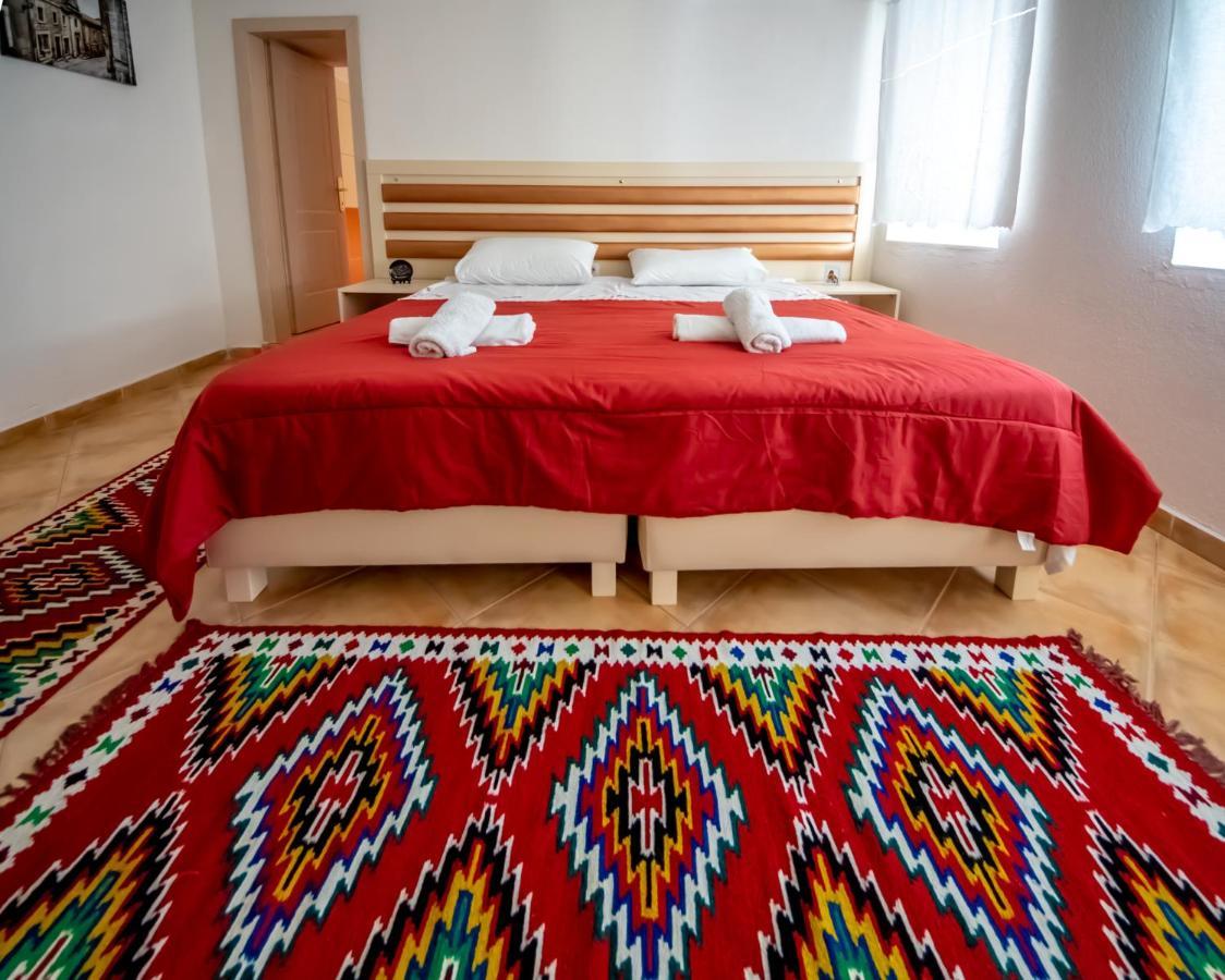 Guest House Garden Gjirokaster Ngoại thất bức ảnh